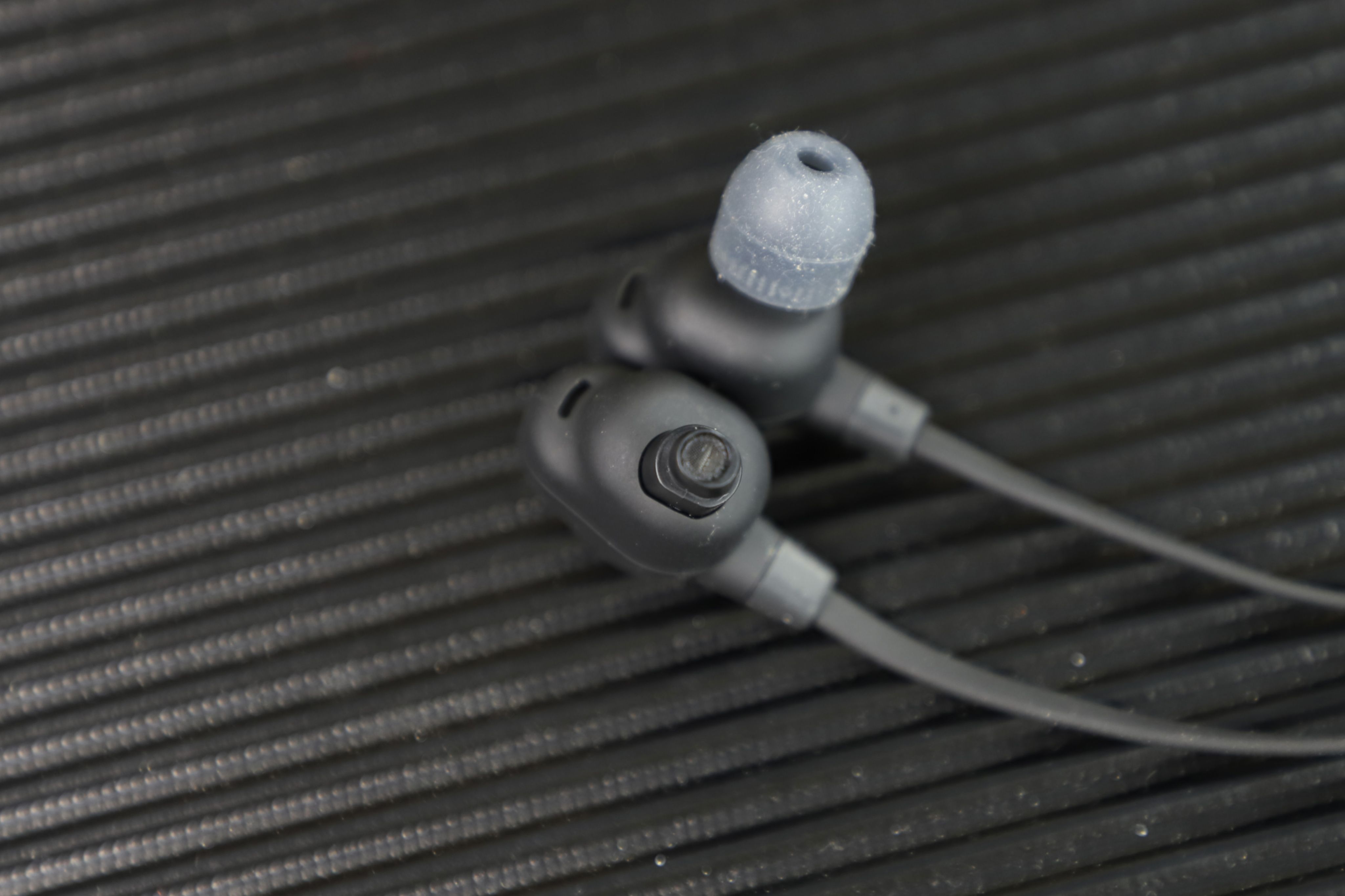 索尼wi-1000x对比qc35,索尼耳机wi1000xm2测评