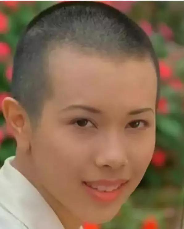 一个人的自律莫文蔚,48岁莫文蔚现在的照片