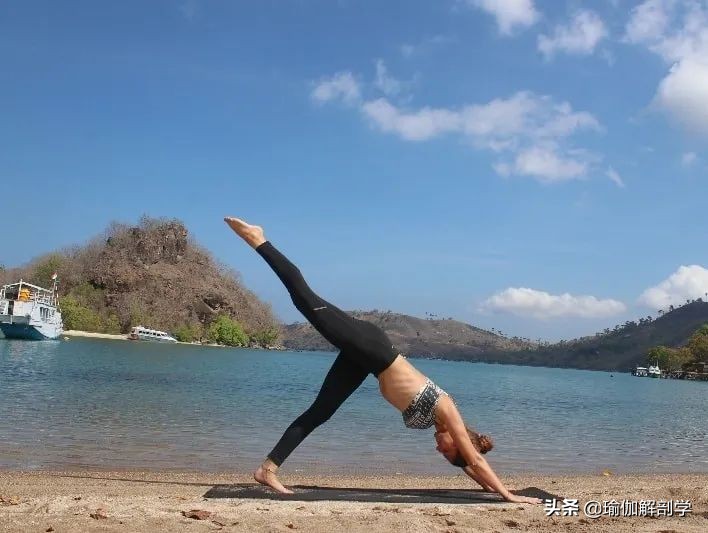 尾骨上翘做瑜伽练习需要注意哪些,臀部上翘瑜伽
