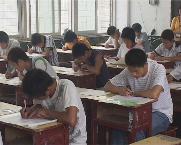 选985还是选北京电子科技学院,985好还是北京电子科技学院好