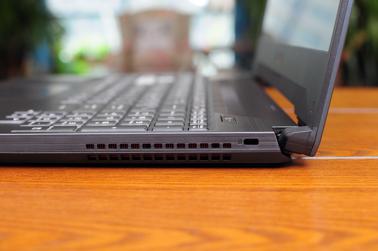 开箱一款最牛逼的游戏笔记本电脑,特别值得入手的游戏笔记本