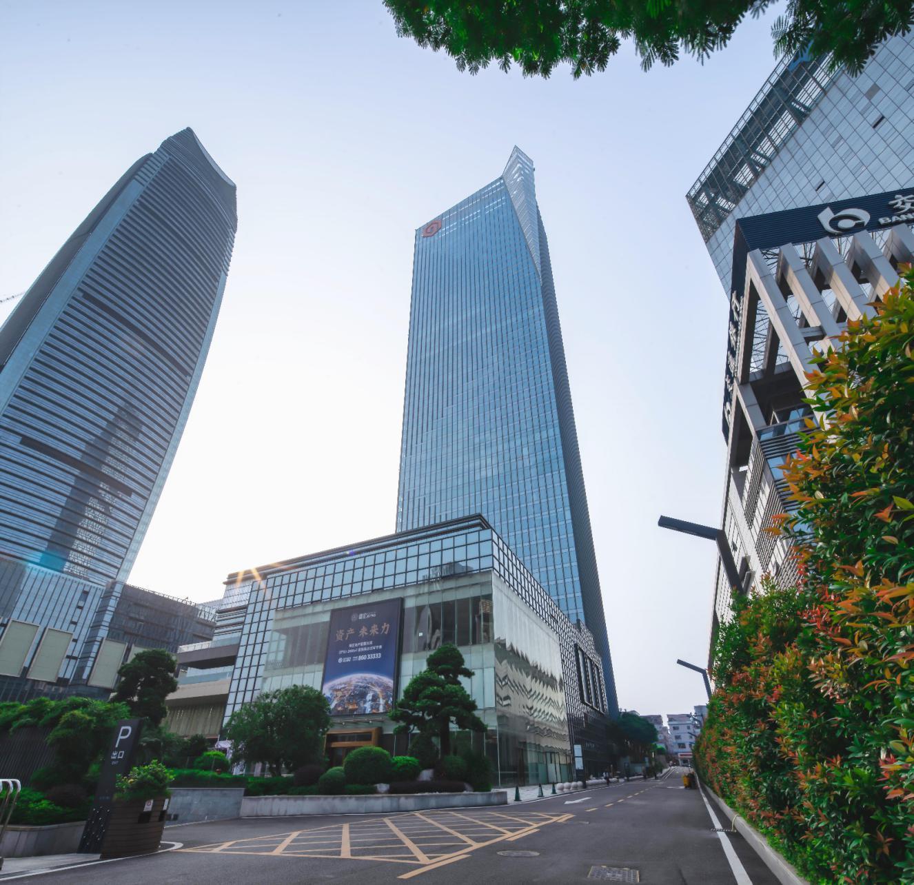 低调的东莞女富豪：卖尼龙裤起家，玩转地产，培养女婿当接班人