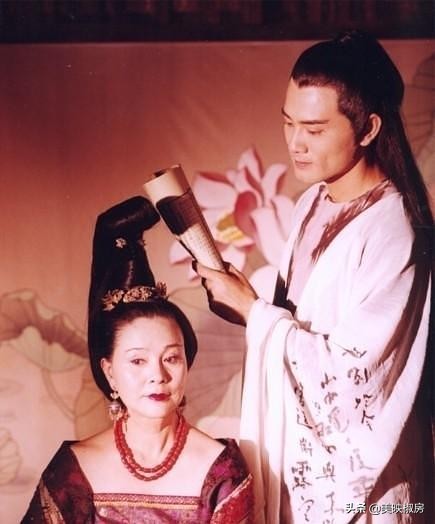 武则天为什么要把皇帝传给李显,武则天让位李显为什么又废了李显