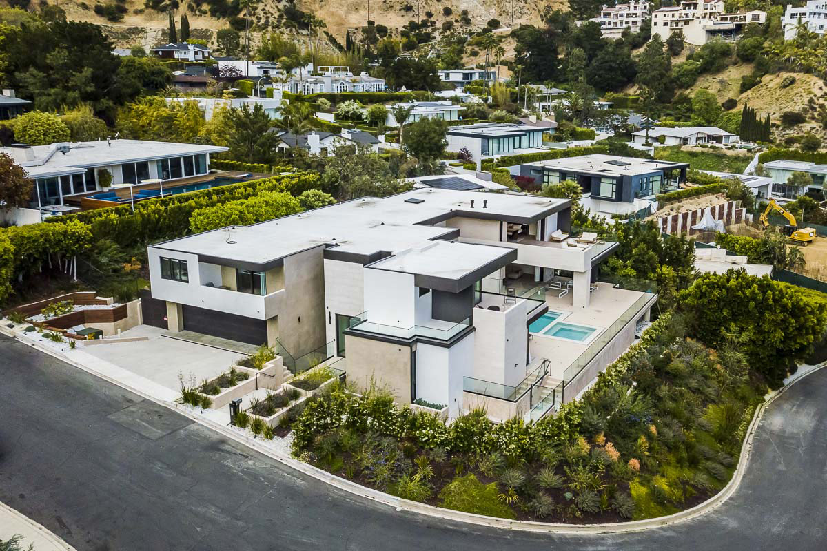 没有泳池的房子,没有泳池和花园的别墅