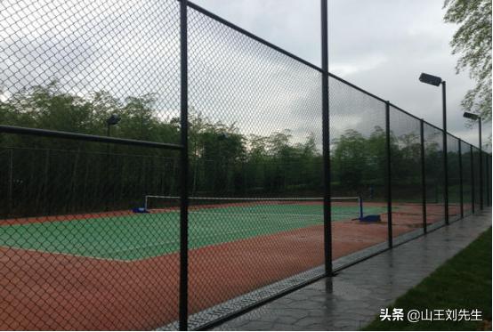 四川体育场围栏来图定制,体育场围栏网每平米价格