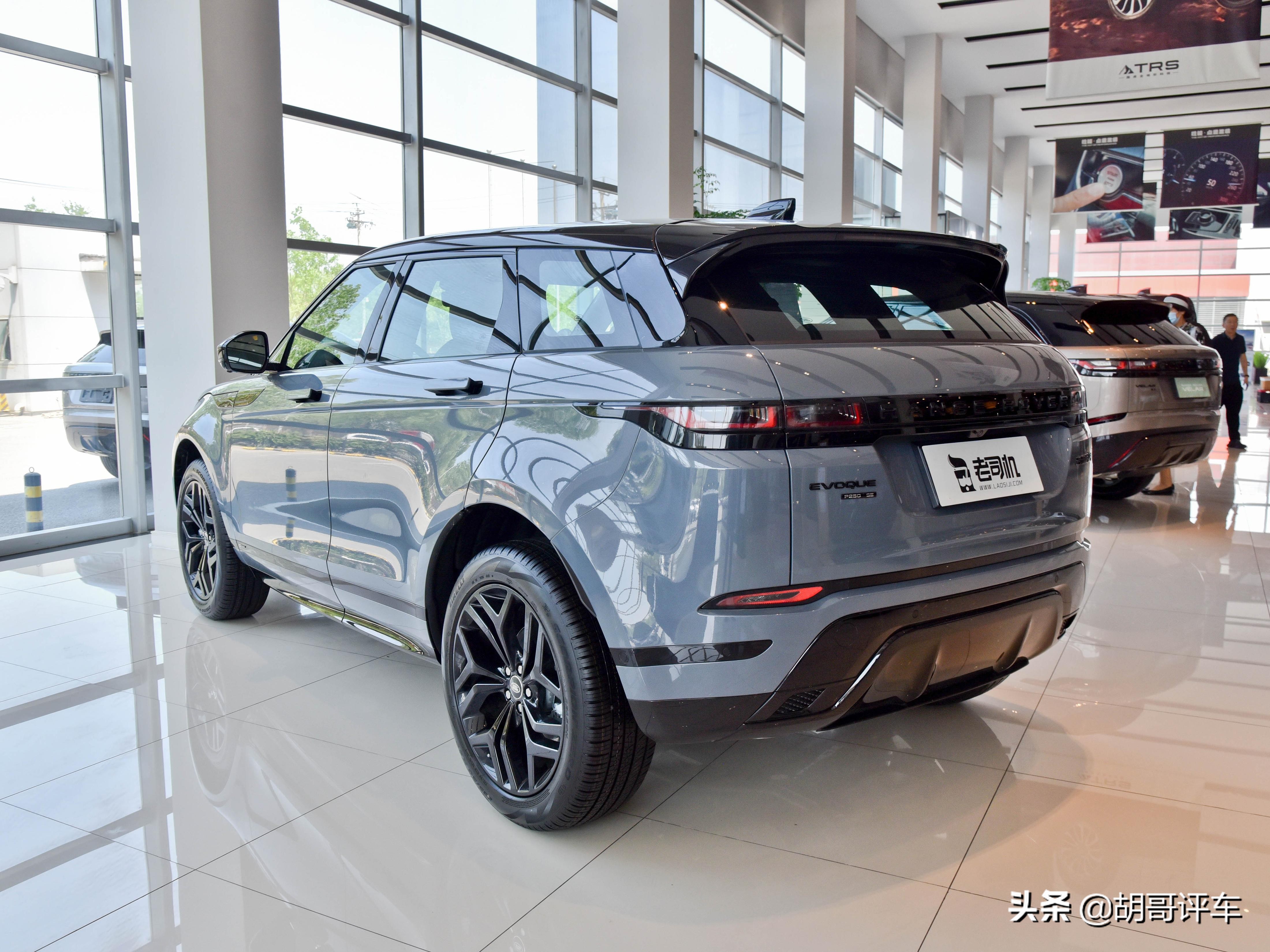 颜值即正义实拍全新路虎揽胜极光,249匹马力的车