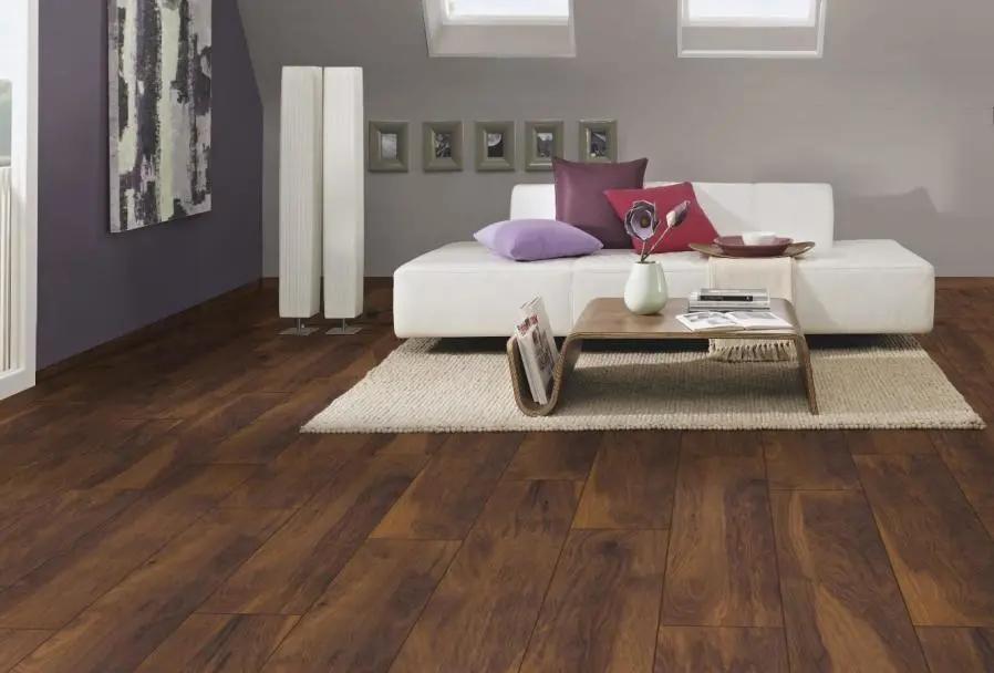 木地板划痕修复可以用砂纸打磨吗,木地板上的黑色划痕印怎么去除