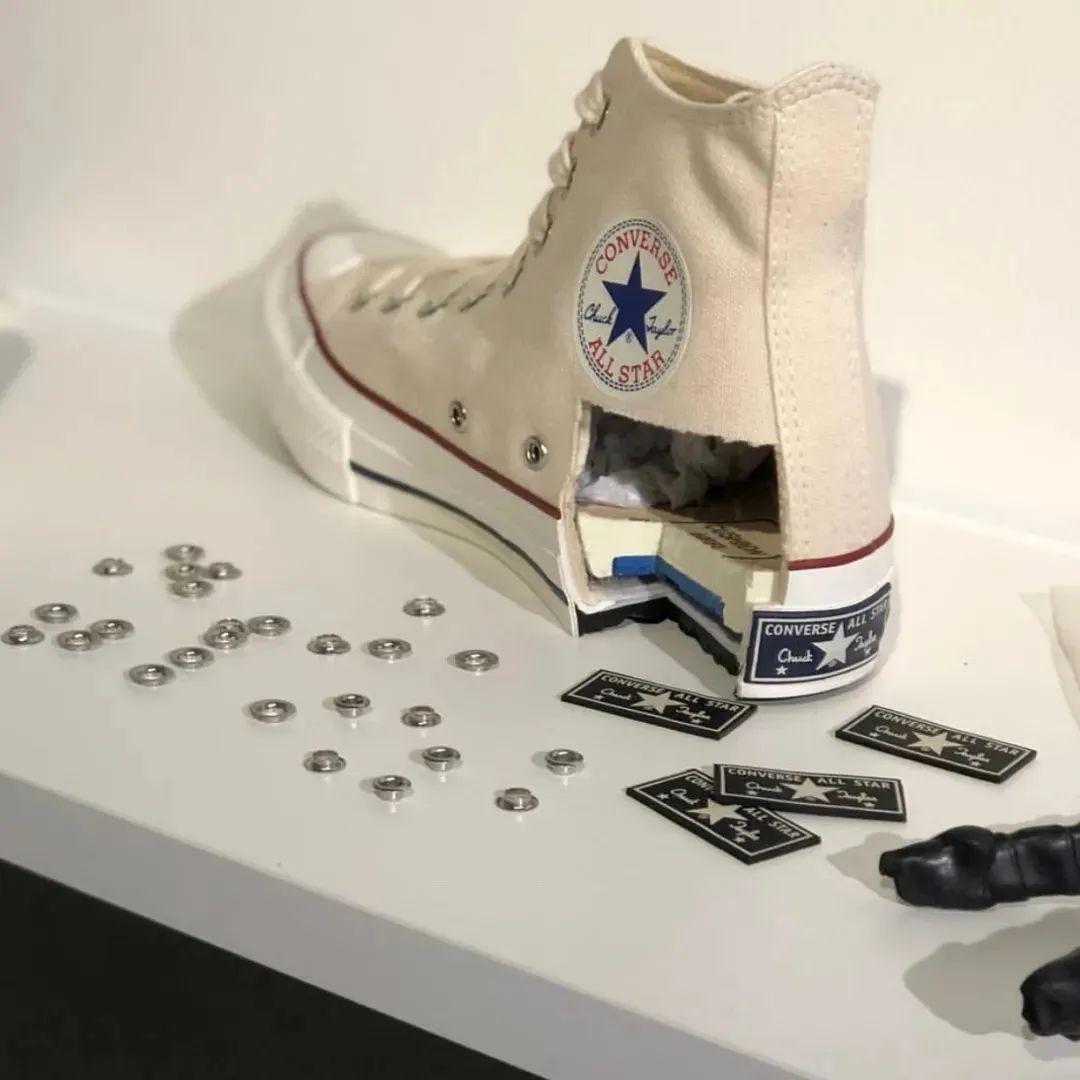 一双帆布鞋带你惊艳整个春夏,最近很火的一双蓝色帆布鞋