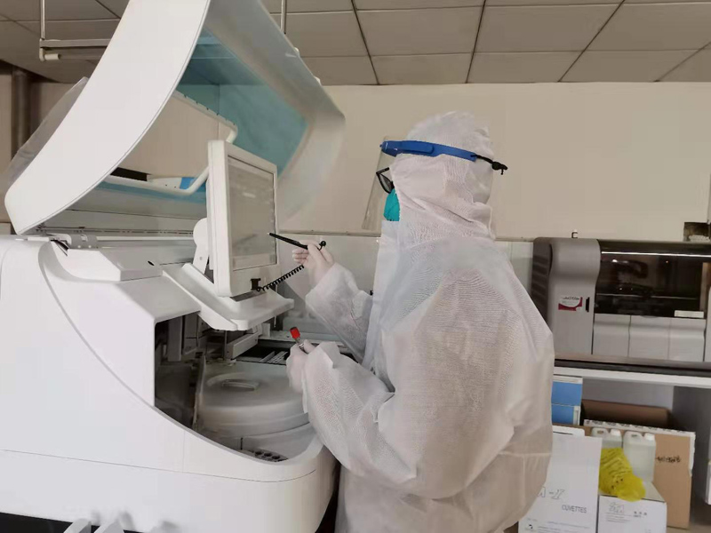 他们都是病毒“猎手”—记奋战在检疫一线的安庆市立医院检验科