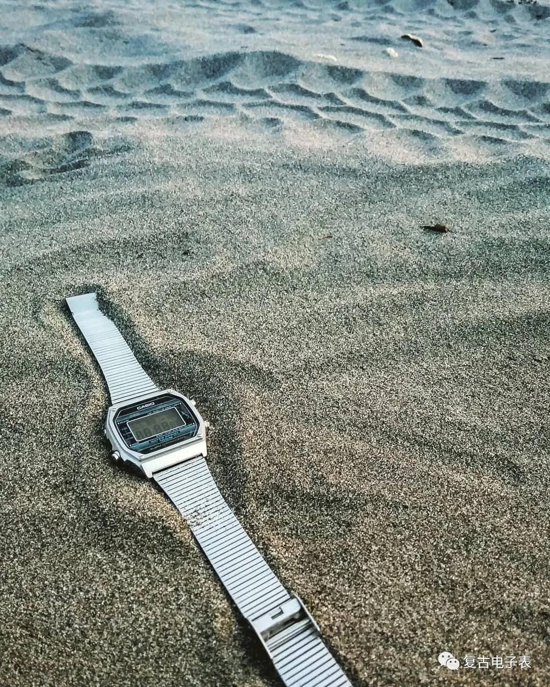 走在希望的拐角——CASIOW350全金属旗鱼