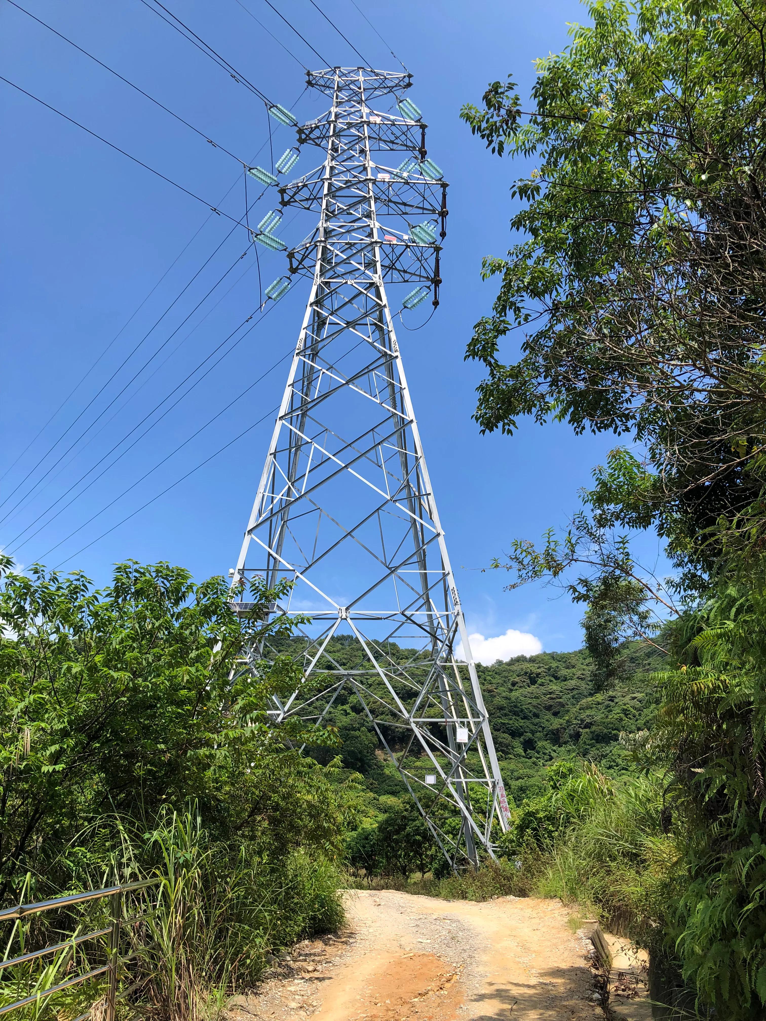 黄埔石牙顶天坑攻略,广州黄埔石牙顶天坑景色