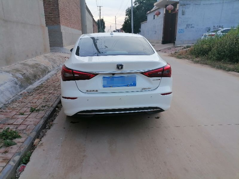 小逸后挡风玻璃贴,小逸前挡风玻璃膜