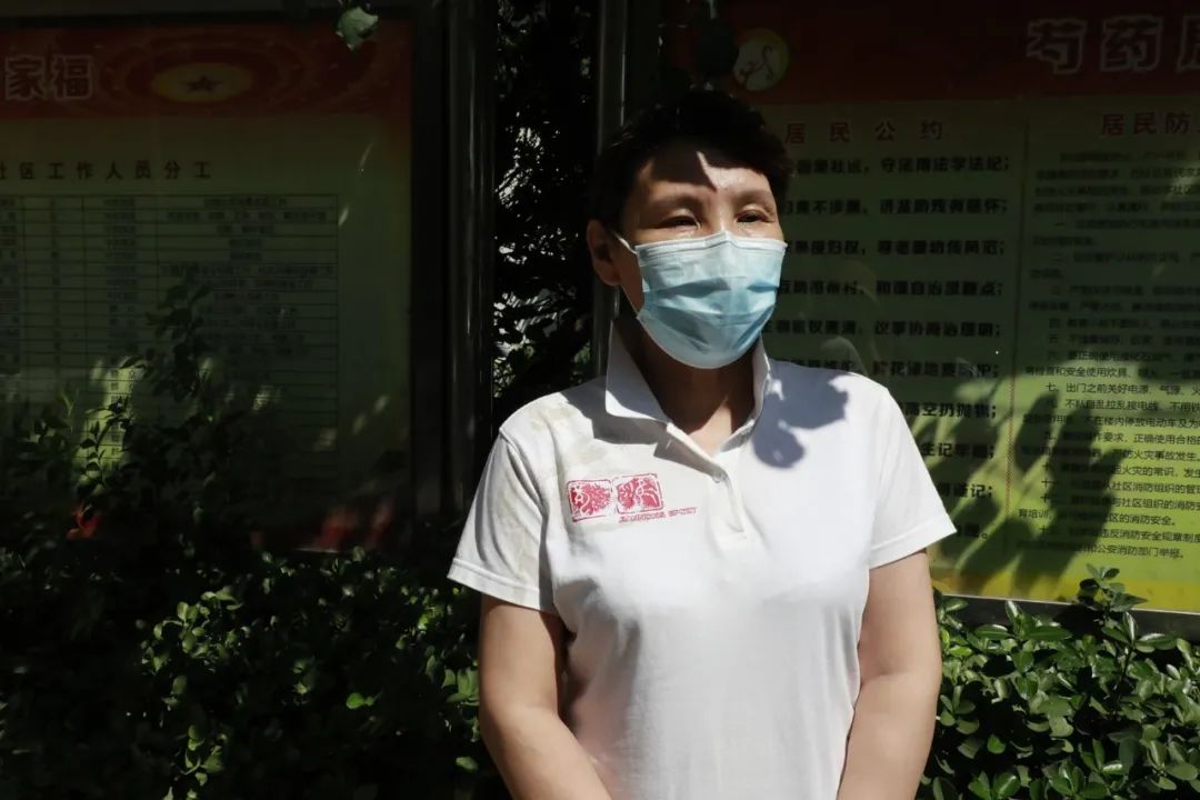 他们坚守在疫情防控一线,防控疫情他们在风雪中坚守