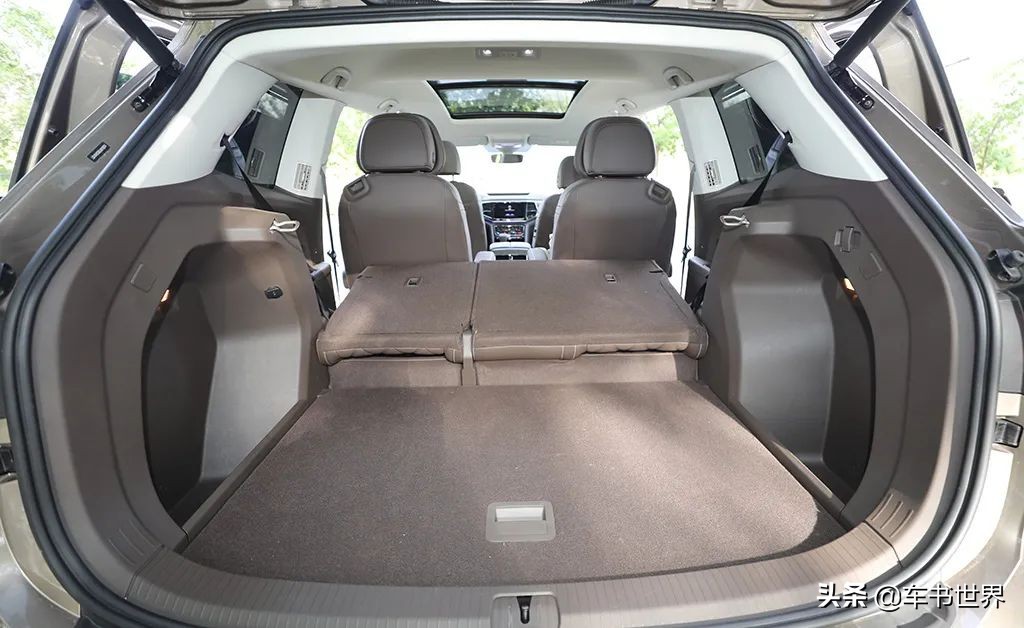 威然和夏朗比较选哪个更好,大众夏朗2017款怎么样