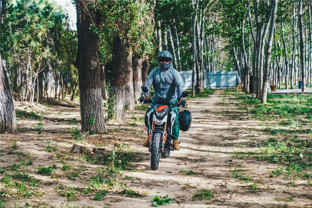 1万出头拉力车推荐,2021款银钢铁拳250评测视频