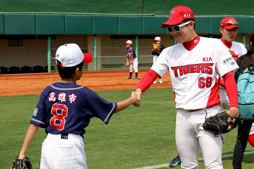 老虎头车标是什么车,车标是老虎形状的汽车车标叫什么
