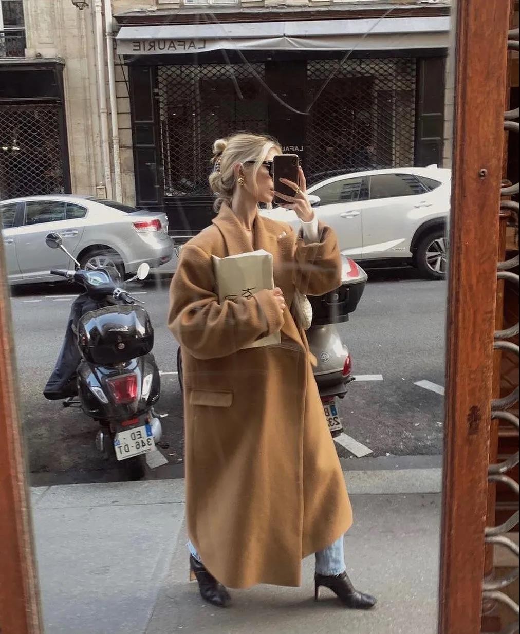 驼色大衣怎么搭配好看高级感,驼色大衣怎么搭配高端大气