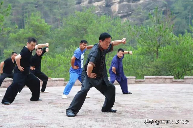 如何练好太极拳的技巧,太极拳初学什么套路好呢