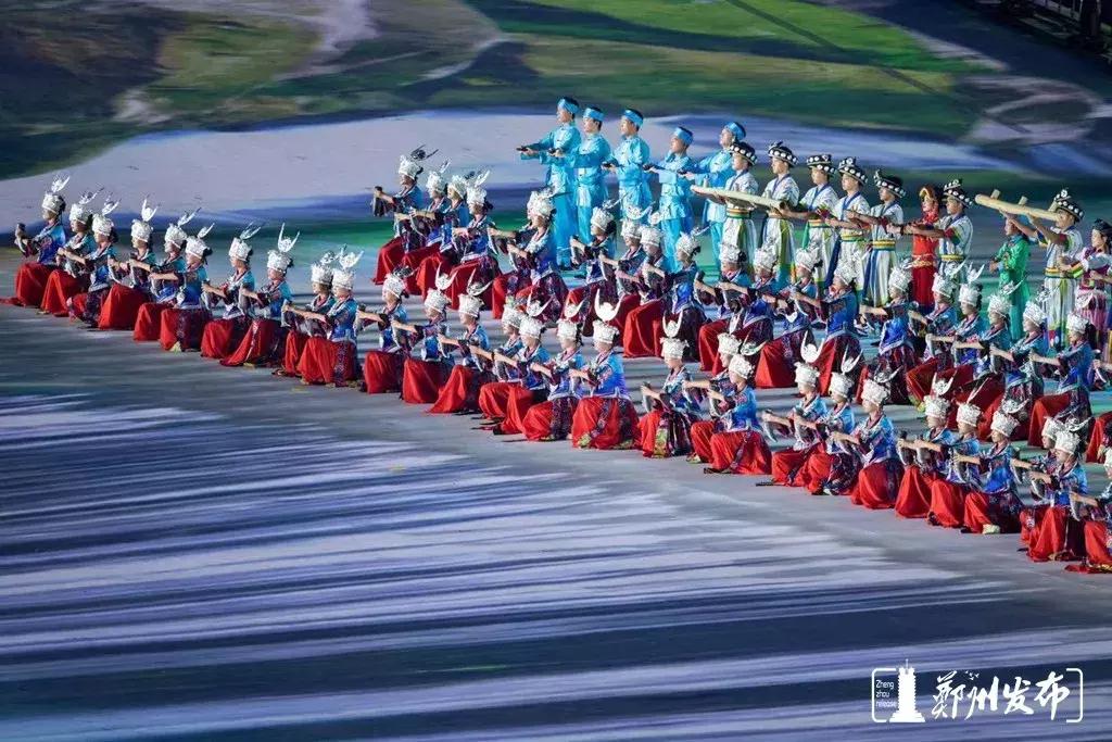 郑州奥体中心震撼场面,郑州奥体中心晚上视频