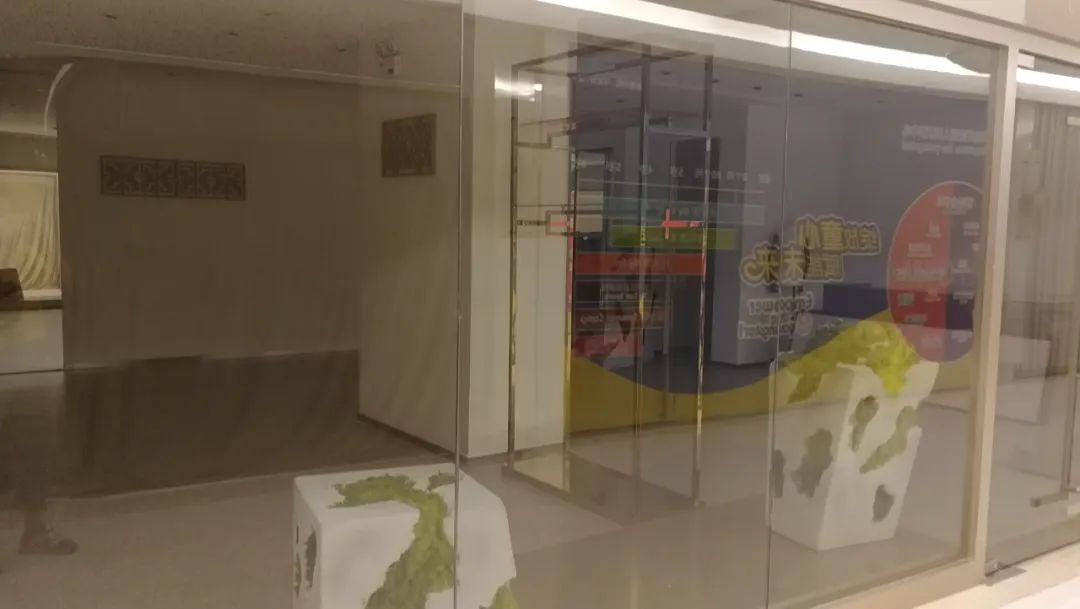 痛心!昔日爱马仕变发廊,这个顶奢商场还有救吗?