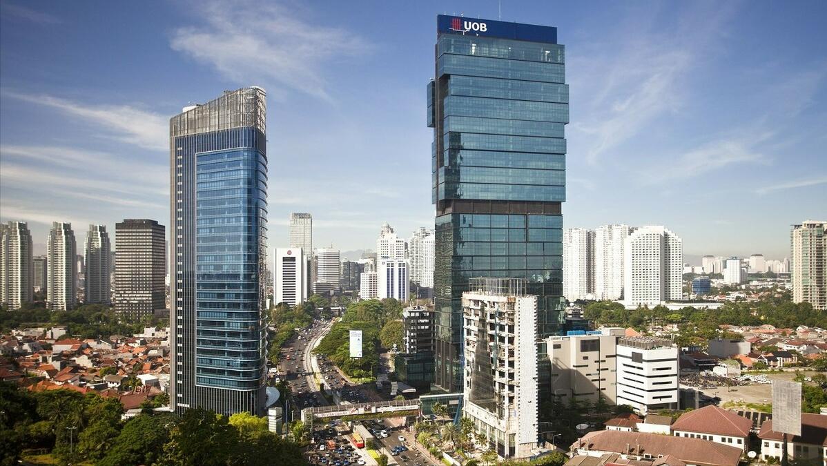 巴林银行倒闭案，魔鬼交易员亏掉8亿英镑，赔光百年银行