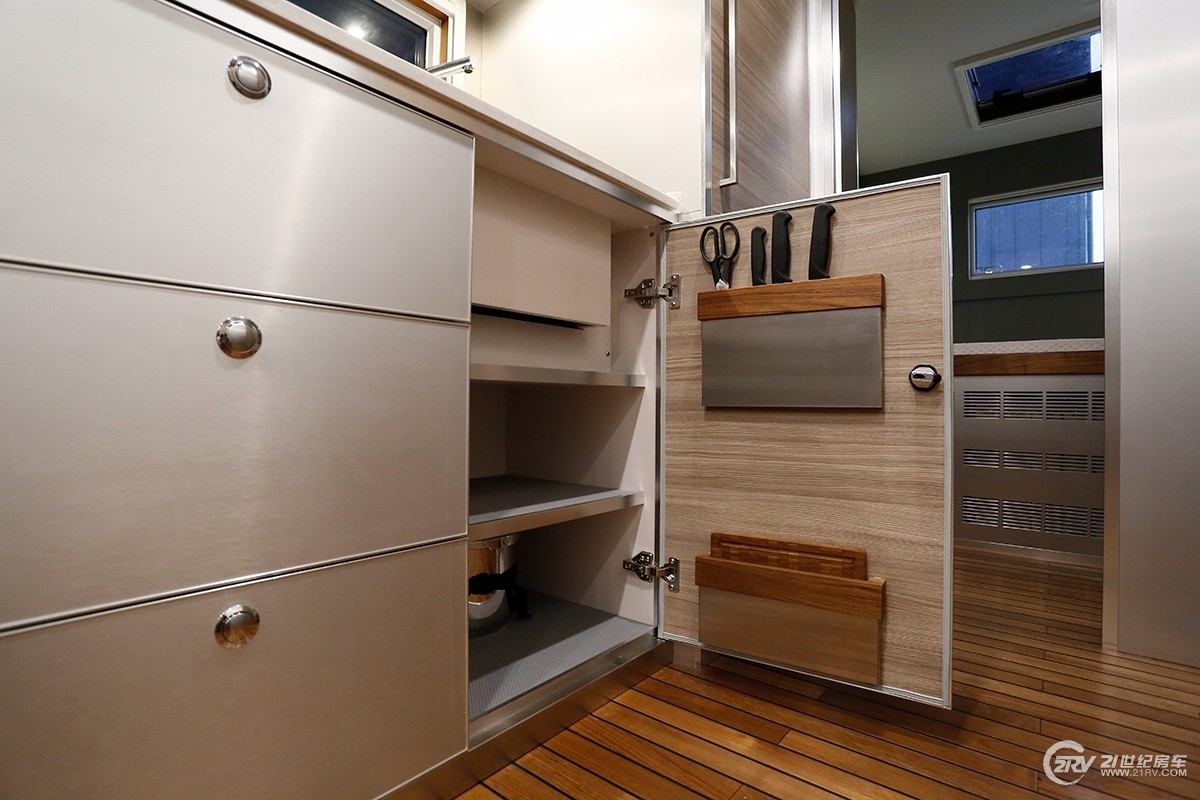 诺马迪森房车100万以内,1300万诺马迪森越野房车旅游