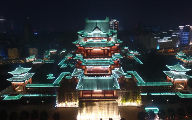 年少英才，一气呵成写下《滕王阁序》，落笔前要先“打腹稿”