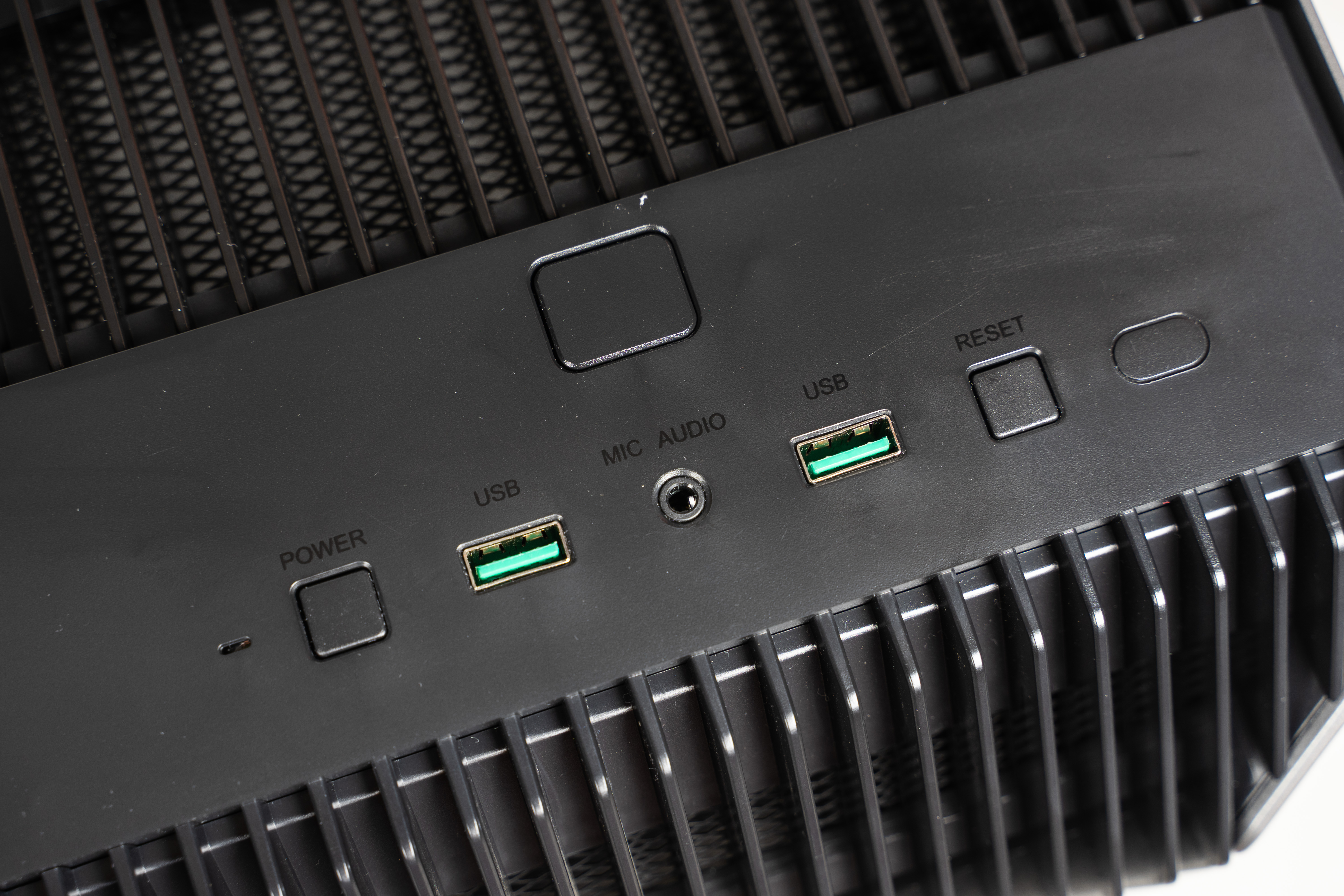 无显卡主机可以装显卡吗,无显卡主机自己怎么装显卡