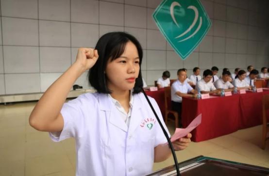 未来十年女生较“吃香”的专业，收入可观前景好，家有女儿可选择