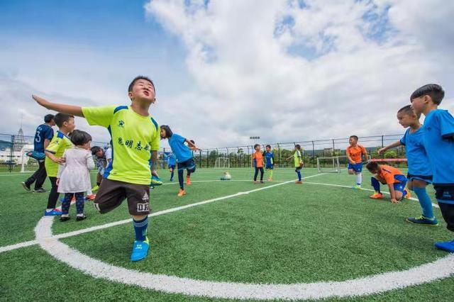 少儿足球体验课堂,少儿足球课程