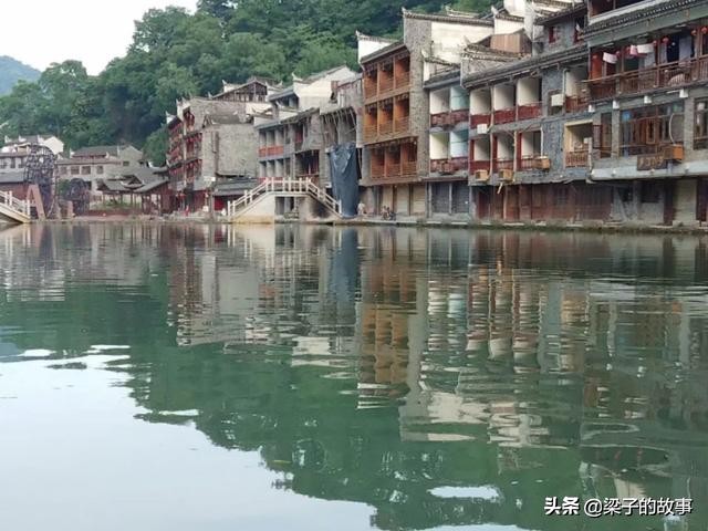 湖南湘西自治州凤凰古城景区,湘西明珠凤凰古城位于哪个省