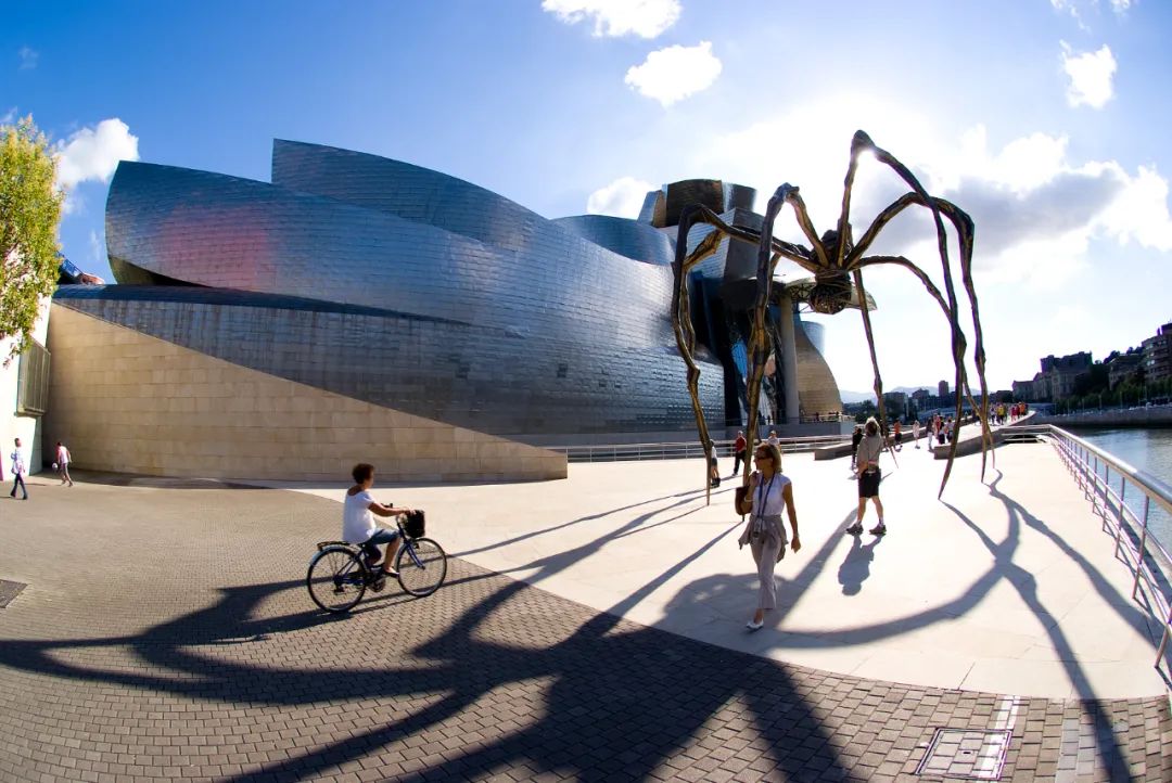 西班牙以皇马巴萨为班底,西班牙足球厉害吗