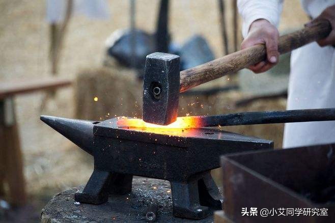 钻石为什么能被铁锤压碎,钻石有多坚硬能比非牛顿流体硬吗