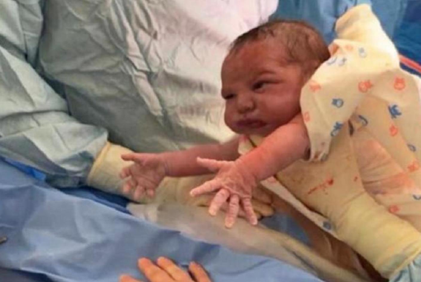 为什么婴儿到晚上就认人,为什么有的婴儿认人有些不会