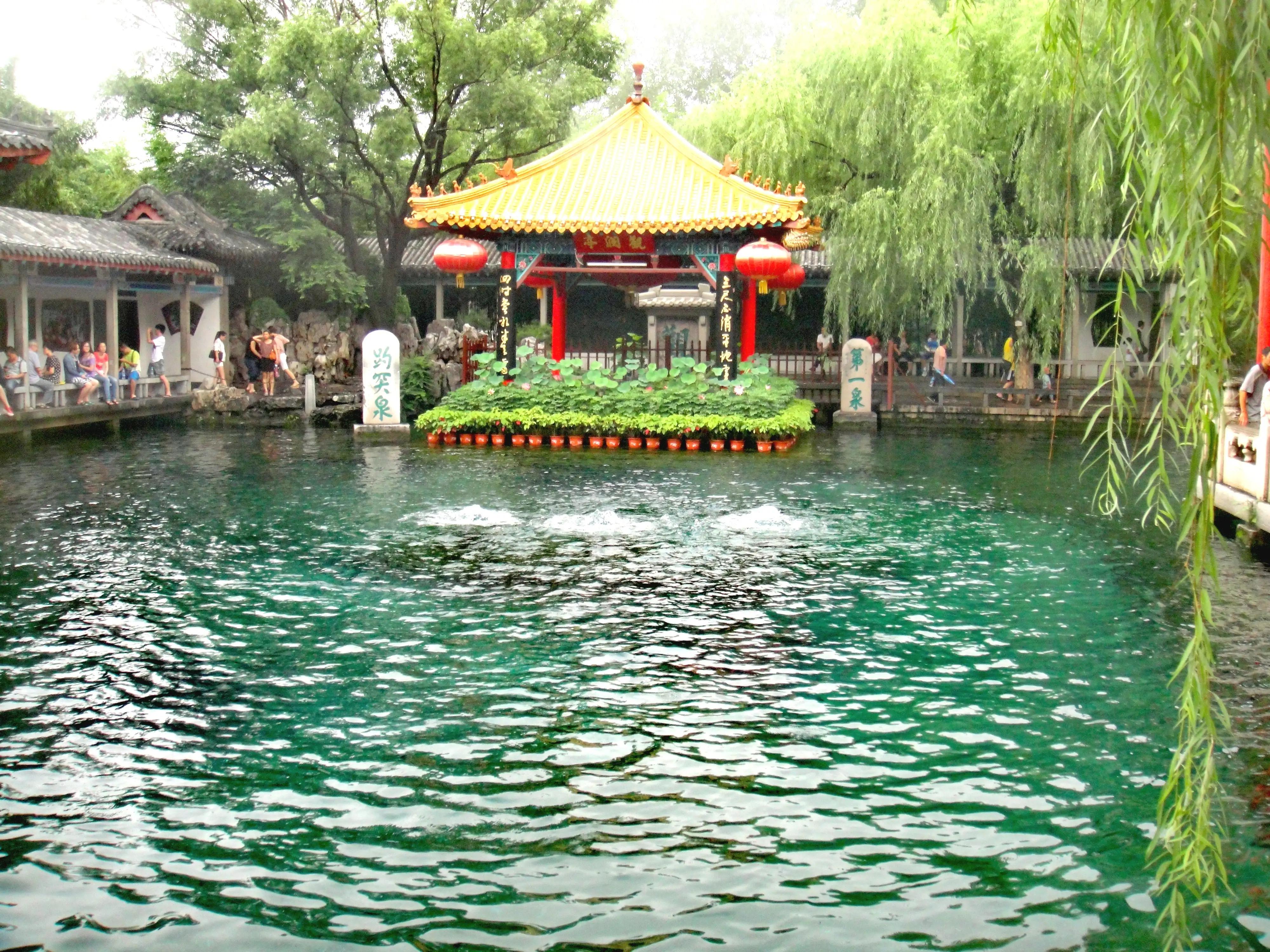 趵突泉天下第一泉风景区,济南天下第一泉景区是趵突泉吗