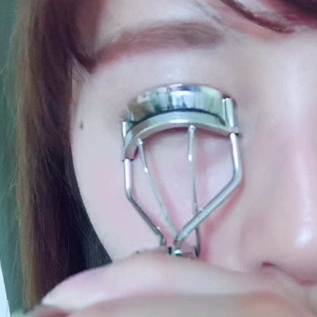 怎样才能夹出翘睫毛,怎样夹出自然的睫毛