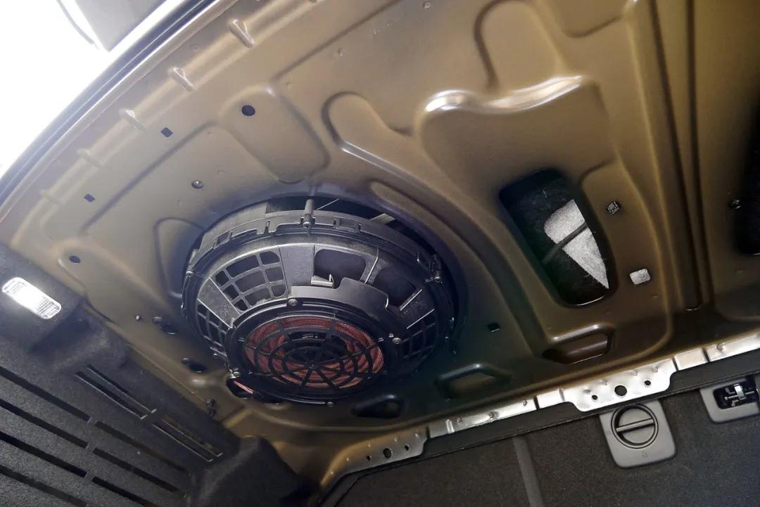 奥迪a4l原车带bo音响吗,奥迪a4l开着有高级感吗