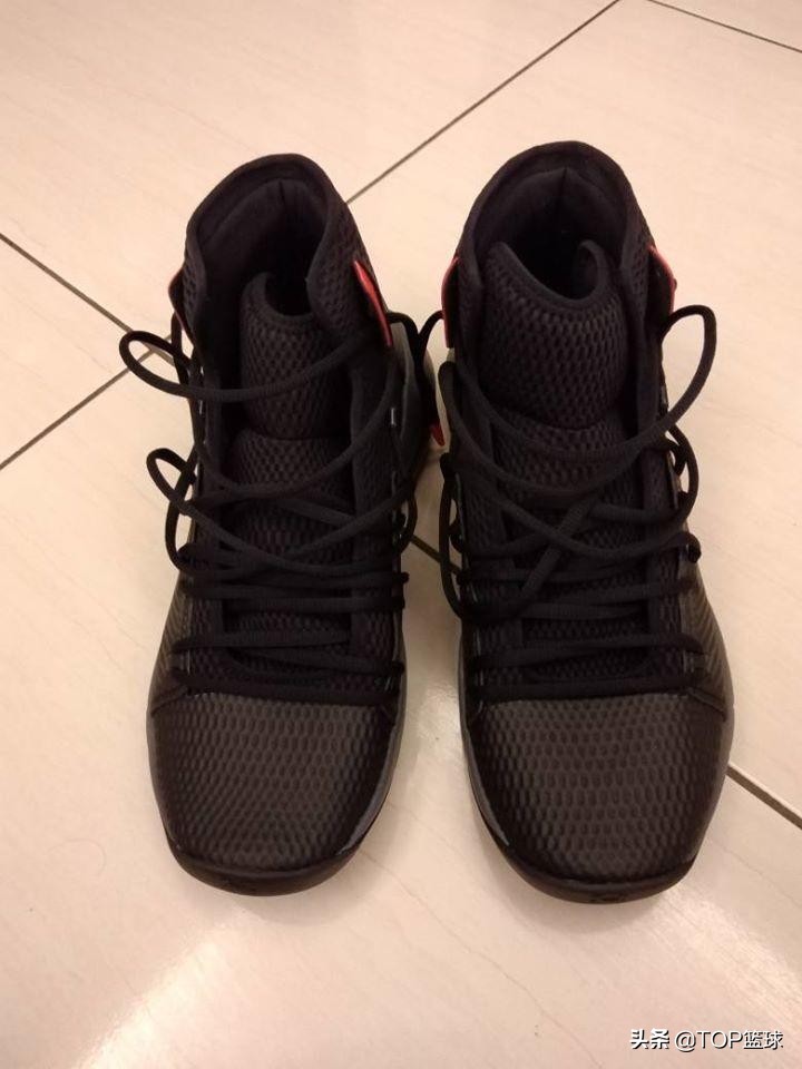 球鞋：谁说中锋不卖鞋，一双颠覆传统中锋鞋的鞋款