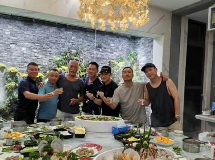 乌鸦张耀扬现在的样子,乌鸦张耀扬中年视频