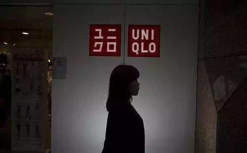 “不雅视频”曝出4年后，优衣库试衣间又炸了！为什么上头条的总是你？