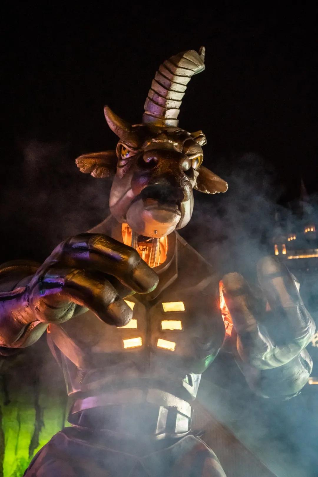 天津欢乐谷外面图片,天津欢乐谷2021万圣节灯光秀