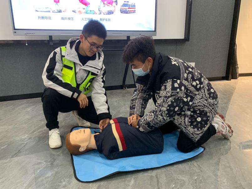 心脏的律动—智能工程学院蓝天应急救助志愿服务第38期活动