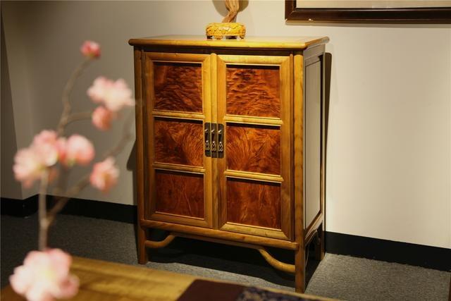 人养木，木养人，为何要用金丝楠木做家具？老木匠告诉你