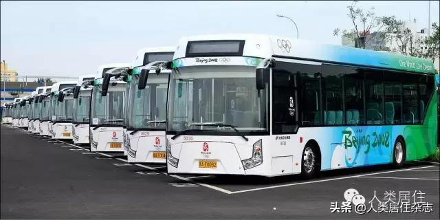 北京首批无人驾驶公交车上线运营,北京绿色公交车视频