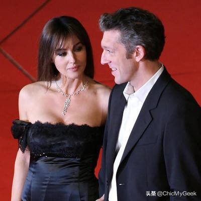 曾是好莱坞最风光男人，征服意大利国宝女神，如今54岁魅力更强