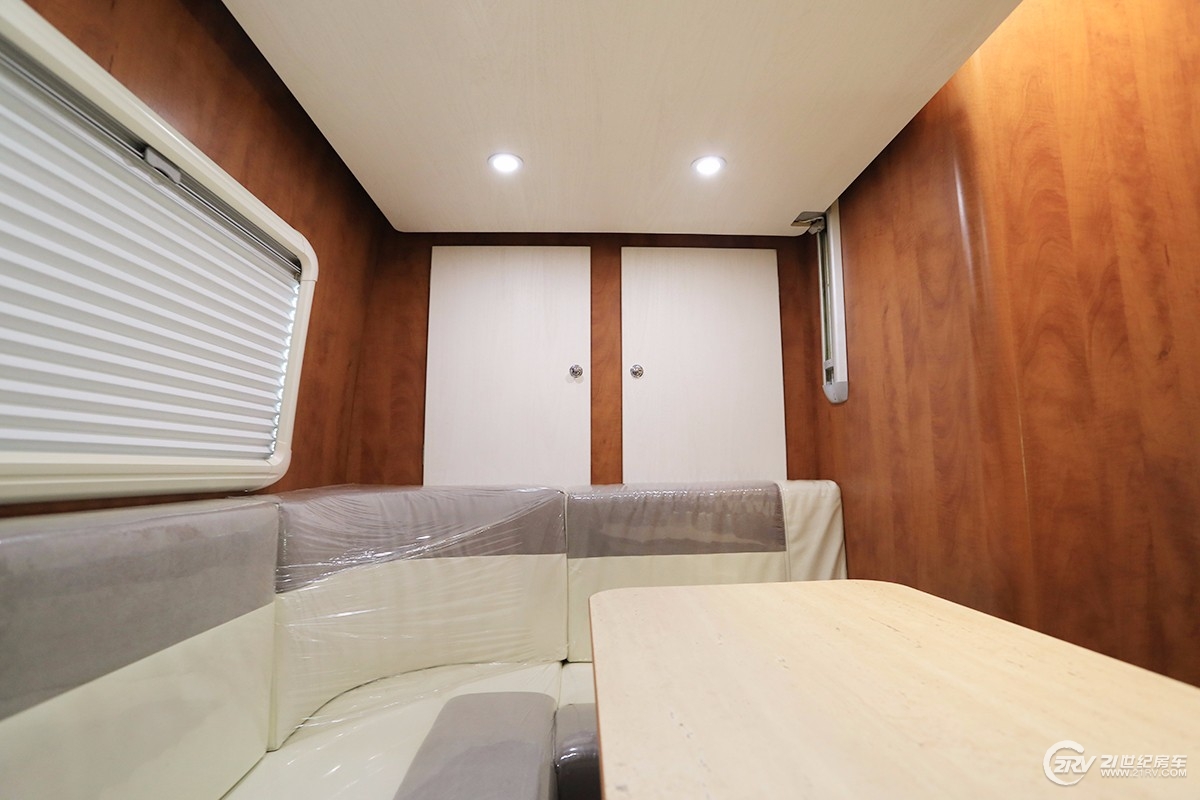 同级别房车谁敢跟它比轻量化！实拍亚特plasy631房车