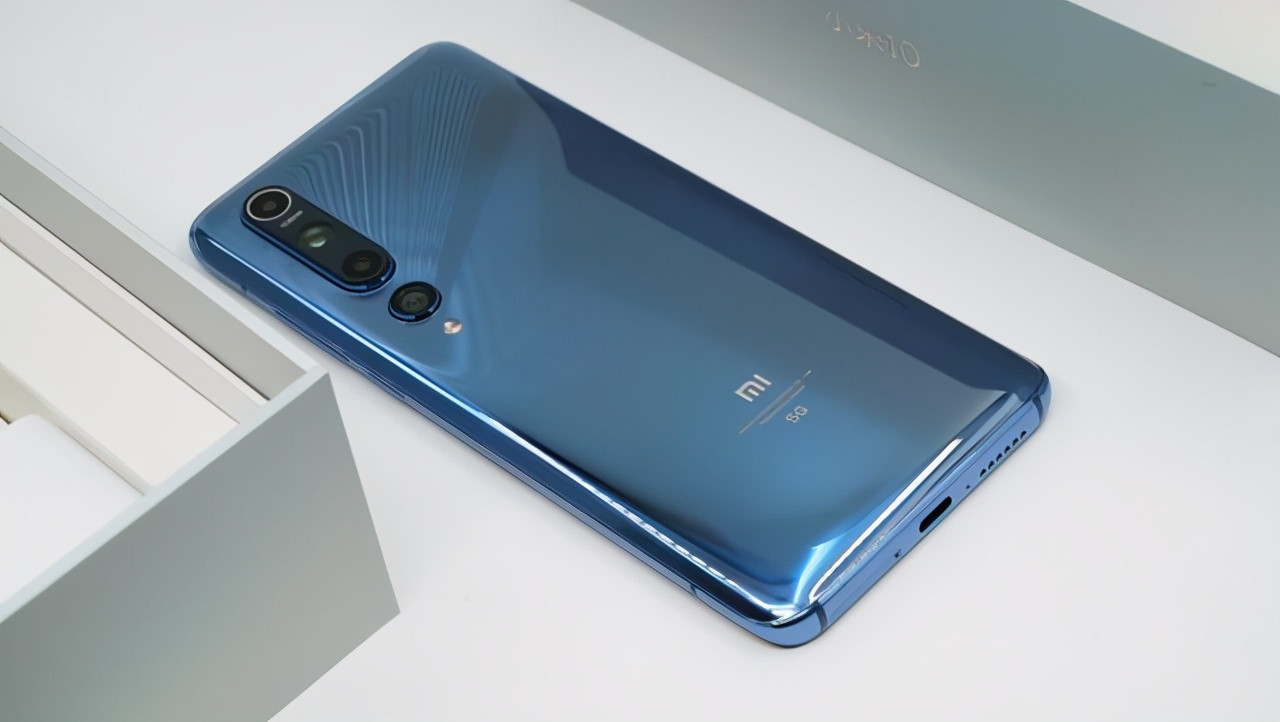 都快2021年了,安卓旗舰还会越用越卡?我说说自己的看法