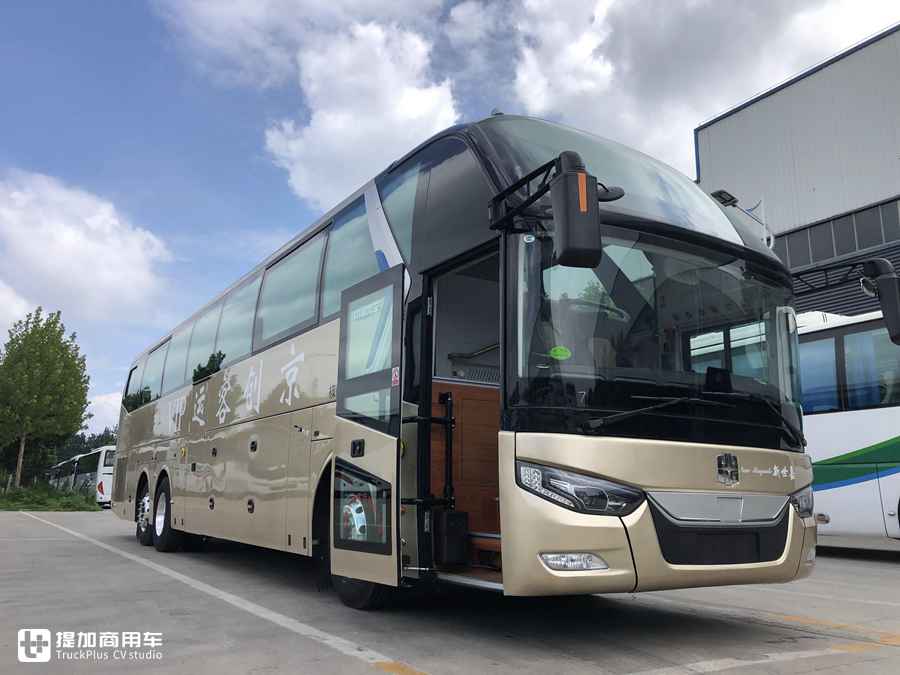 黄金时代已过，长途大巴还高端吗？实拍中通3轴大巴带您好好看看