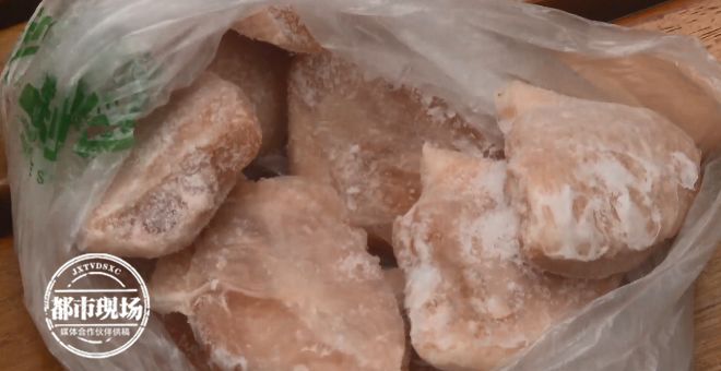 一锅鸡翅怎么都煮不熟,顾客怀疑里面注了胶水,市场监管局上门