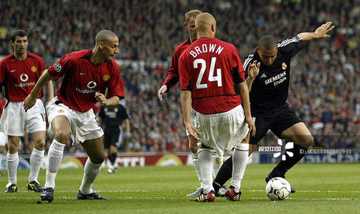 老特拉福德为罗纳尔多鼓掌,罗纳尔多3球